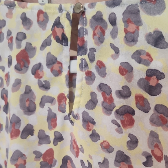 Womens C Est 1946 Chic Leopard Print Blouse with Ruffle Sleeves Size Large - Picture 5 of 5